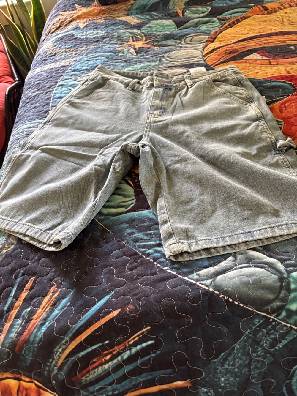 Men's Casual Denim Shorts - Light Green